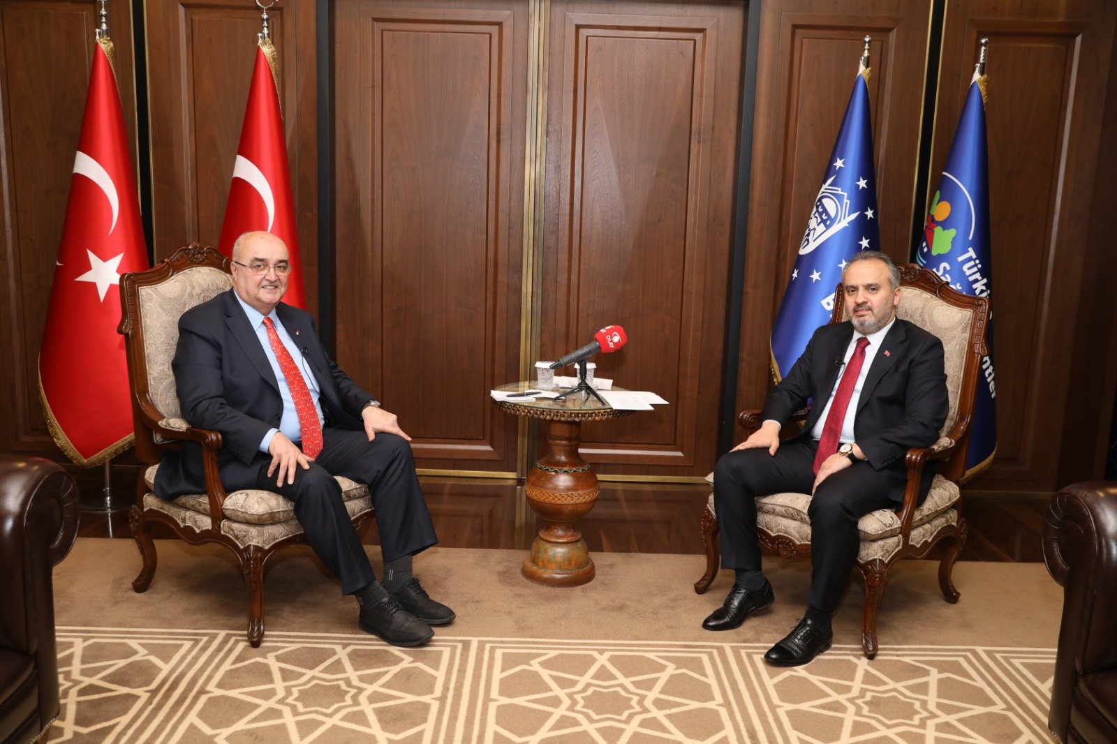 YAZI ALINUR AKTAS VE AHMET EMIN YILMAZ YAZI ALINUR AKTAS VE AHMET EMIN YILMAZ