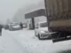 MEZiTLER KARDA KAYAN TIR NEDENiYLE KAPANAN YOL