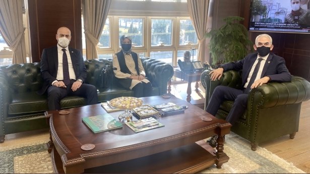 AK PARTi BURSA MiLLETVEKiLi ZAFER ISIK ESi ORMAN MUHENDiSi YELiZ IISIK ORMAN GENEL MUDURU BEKiR KARACABEY AK PARTi BURSA MiLLETVEKiLi ZAFER ISIK ESi ORMAN MUHENDiSi YELiZ IISIK ORMAN GENEL MUDURU BEKiR KARACABEY