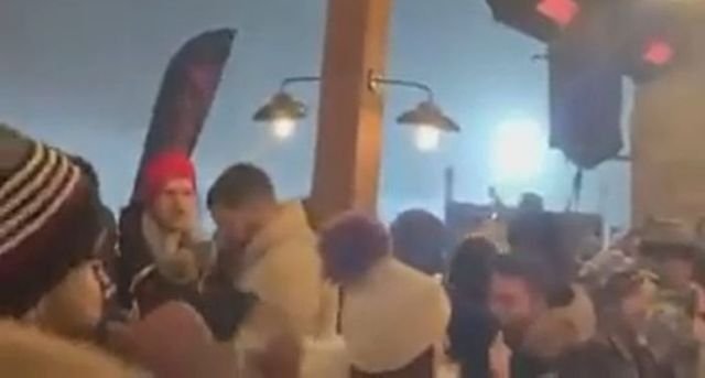 ULUDAGDA TEPKi CEKEN EGLENCE ULUDAGDA TEPKi CEKEN EGLENCE