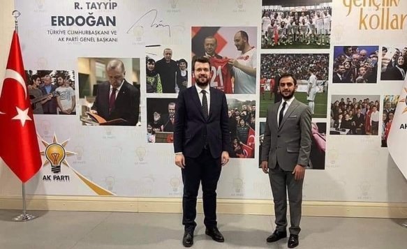 AK PARTi iL GENCLiK KOLLARI ESKi BASKAN TARIK KOSE VE YENi BASKAN OMER FARUK TEMiZTURK AK PARTi iL GENCLiK KOLLARI ESKi BASKAN TARIK KOSE VE YENi BASKAN OMER FARUK TEMiZTURK