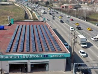 ACEMLER METRO ISTASYONU USTUNDE GES PANELLERI