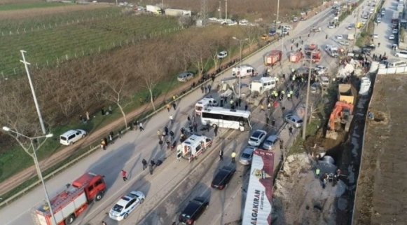 ANKARA YOLU BARAKFAKI KAVSAGI EN KORKUNC KAZA ANKARA YOLU BARAKFAKI KAVSAGI EN KORKUNC KAZA