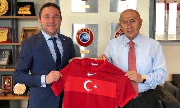 FUTBOL FEDERASYONU BASKANI NiHAT OZDEMiR VE AK PARTi BURSA MiLLETVEKiLi ATiLLA ODUNC FUTBOL FEDERASYONU BASKANI NiHAT OZDEMiR VE AK PARTi BURSA MiLLETVEKiLi ATiLLA ODUNC