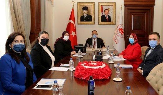 ZEHRA ZUMRUT SELCUK VALi YAKUP CVANBOLAT EMiNE YAVUZ GOZGEC