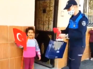 KUCUK HAYRUNNISAYA BAIKAN ALINUR AKTAS BAYRAK GONDERDI