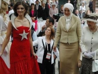 iNGiLTERE KRALiCESi ELiZABETH BURSA TURU