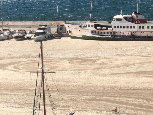 DENIZ SALYASI GUZELYALI YAT LIMANI