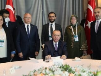 CUMHURBASKANI RECEP TAYYiP ERDOGAN VE AK PARTi BURSA EKiBi YASSIADA DEMOKRASi VE OZGURLUK ADASI