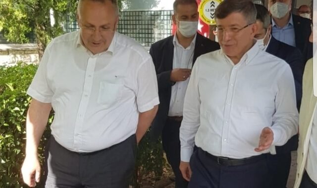 AHMET DAVUTOGLU VE ALPASLAN YILDIZ GELECEK PARTISI KIRKLARELI IL KONGRESI AHMET DAVUTOGLU VE ALPASLAN YILDIZ GELECEK PARTISI KIRKLARELI IL KONGRESI