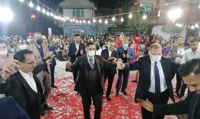 ROMAN DERNEKLERI FEDERASYONU BASKANI RAHMI TURA DUGUNU VE SIYASILER ROMAN DERNEKLERI FEDERASYONU BASKANI RAHMI TURA DUGUNU VE SIYASILER