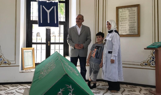 iSMAiL TATLIOGLU VE AiLESi HAYME ANA TURBESi ZiYARETi iSMAiL TATLIOGLU VE AiLESi HAYME ANA TURBESi ZiYARETi