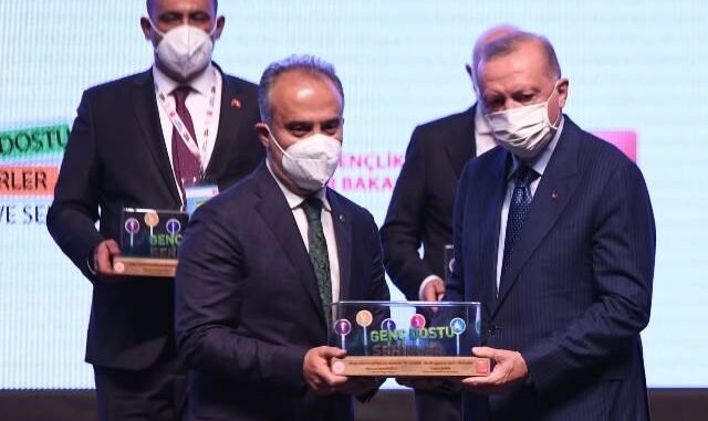 CUMHURBASKANI RECEP TAYYiP ERDOGAN VE BUYUKSEHiRD BELEDiYE BASKANI ALiNUR AKTAS GENC DOSTU SEHiR ODULU CUMHURBASKANI RECEP TAYYiP ERDOGAN VE BUYUKSEHiRD BELEDiYE BASKANI ALiNUR AKTAS GENC DOSTU SEHiR ODULU