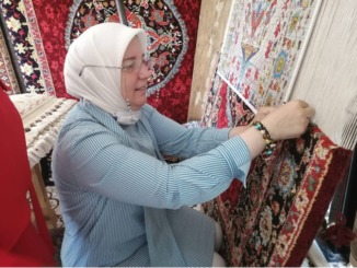 AK PARTi BURSA MiLLETVEKiLi VE KADIN KOLLARI TESKiLAT BASKANI EMiNE YAVUZ GOZGEC