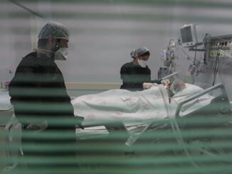 KORONAViRUS GUNLUK VAKA SAYILARI ARTIYOR