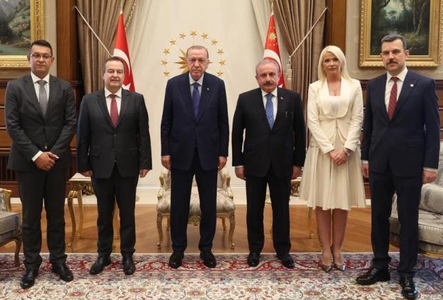 CUMHURBASKANI RECEP TAYYiP ERDOGANIN SIRBiSTAN ULUSAL MECLiS BASKANI iViCA DACiC KABULU VE MUSTAFA ESGiN CUMHURBASKANI RECEP TAYYiP ERDOGANIN SIRBiSTAN ULUSAL MECLiS BASKANI iViCA DACiC KABULU VE MUSTAFA ESGiN