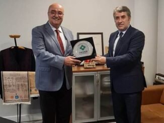 YASAR TURKTEN DAG DER PLAKETi