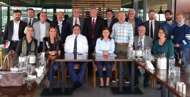 GAZETECiLERLE SOHBET ALPASLAN YILDIZ VE iZZETTiN KUCUK GAZETECiLERLE SOHBET ALPASLAN YILDIZ VE iZZETTiN KUCUK