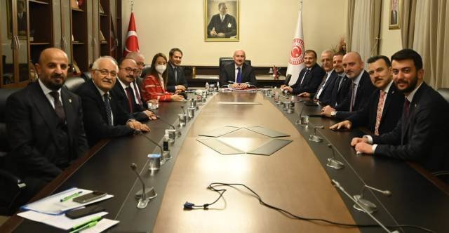 AK PARTi BURSA VE GAZiANTEP MiLLETVEKiLLERi ULASTIRMA BAKANI ADiL KARAiSMAiLOGLU iLE YENiSEHiRDEN GAZiANTEP DiYARBAKIR UCUSLARI iSTEDi AK PARTi BURSA VE GAZiANTEP MiLLETVEKiLLERi ULASTIRMA BAKANI ADiL KARAiSMAiLOGLU iLE YENiSEHiRDEN GAZiANTEP DiYARBAKIR UCUSLARI iSTEDi