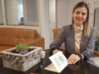 SEVGi URSAVAS VE KiTABI ZAMANIN iZiNDE TANIKLIKLARIM