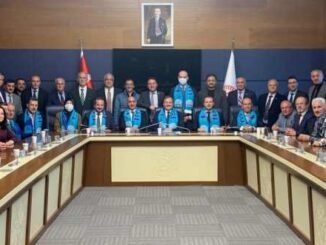 BiLDEF BASQKANI RAMAZAN ALP VE YONETiMi AK PARTi BURSA MiLLEUVEKiLLERi ZiYARETi