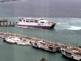 GUZELYALI ISKELESI VE IDO HIZLI FERIBOTU