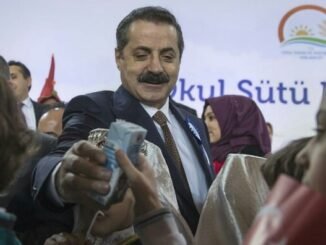FARUK CELiK VE SUT DAGITIMI