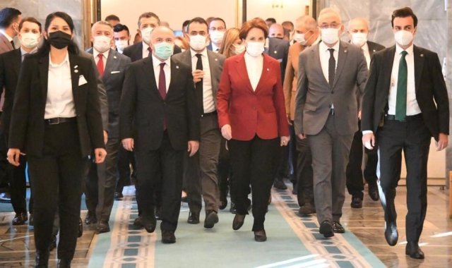 PROF DR iSMAiL TATLIOGLU VE MERAL AKSENER PROF DR iSMAiL TATLIOGLU VE MERAL AKSENER