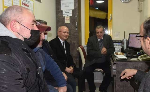 AK PARTi iL BASKANI DAVUT GURKAN HEYKEL BiZiM TAKSi DURAGI AK PARTi iL BASKANI DAVUT GURKAN HEYKEL BiZiM TAKSi DURAGI