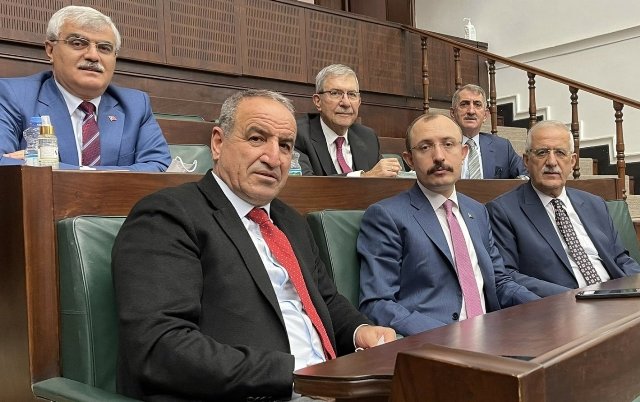 TiCARET BAKANI MEHMET MUS VE BURSA MiLLETVEKiLi MUFiT AYDIN AK PARTi GRUP TOPLANTISINI BiRLiKTE iZLEDi TiCARET BAKANI MEHMET MUS VE BURSA MiLLETVEKiLi MUFiT AYDIN AK PARTi GRUP TOPLANTISINI BiRLiKTE iZLEDi