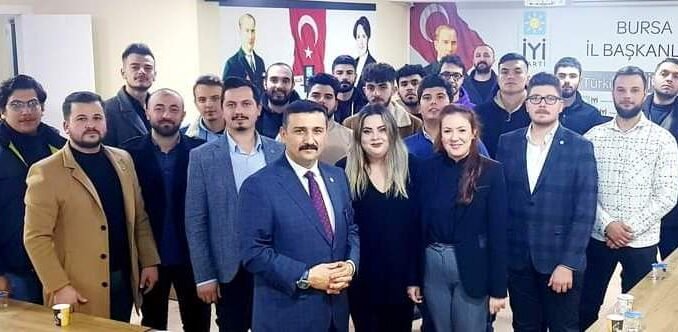 YAZI iCiN iYi PARTi iL GENCLiK KOLLARI iSTiSARE SELCUK TURKOGLU YAZI iCiN iYi PARTi iL GENCLiK KOLLARI iSTiSARE SELCUK TURKOGLU
