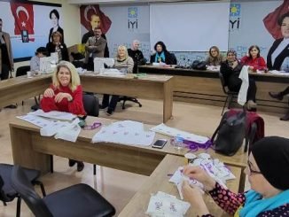 iYi PARTi iL BASKANI SELCUK TURKOGLU VE GUNESiN KADINLARI KOOPERATiFi iL BiNASINDA
