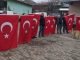 SOGUKPINAR MUHTARI MEHMET SiRiN HABiL DURAN VE BAYRAK DAGITIMI