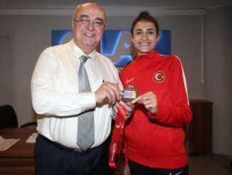 OLIMPIYAT MADALYALI HATICE KUBRA ILGUN OLAY ZIYARETI