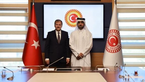 HAKAN CAVUSOGLU VE KATAR iNSAN HAKLARI ULUSAL KOMiTESi GORUSMESi