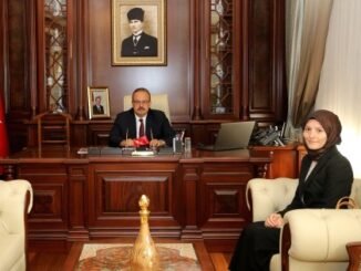 VALi YAKUP CANBOLAT VE HARMANCIK KAYMAKAMVEKiLi ESMA ATASEVER