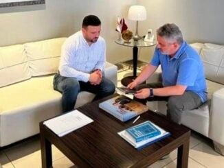 AK PARTi MKYK UYESi AYHAN SALMAN VE AK PARTi YILDIRIM iLCE BASKANI ALi ERBAY