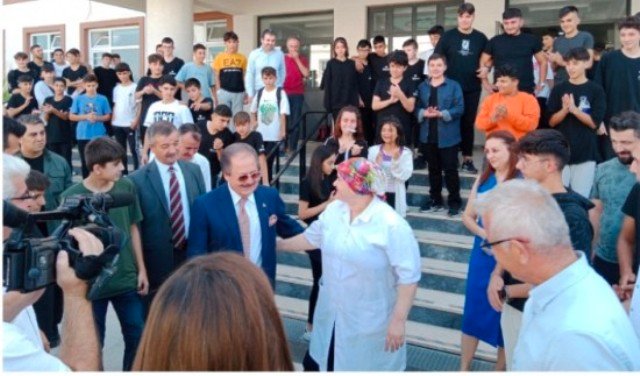 CAVIT CAGLAR EGIYIM KOYU ZIYARETI VE OGRENCILER CAVIT CAGLAR EGIYIM KOYU ZIYARETI VE OGRENCILER