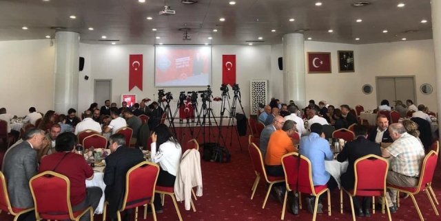 BASIN TOPLANTISI MHP GENEL SEKRETERi iSMET BUYUKATAMAN BASIN TOPLANTISI MHP GENEL SEKRETERi iSMET BUYUKATAMAN