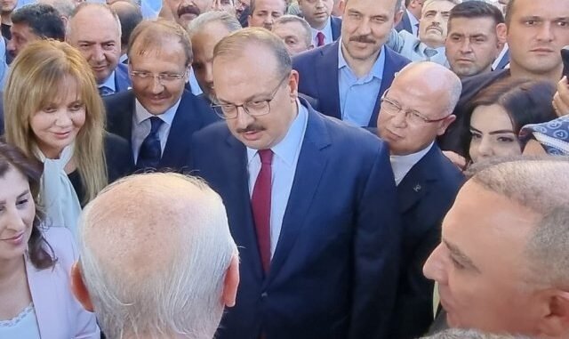 MHP GENEL BASKANI DEVLET BAHCELI AK PARTI DE KARSILADI MHP GENEL BASKANI DEVLET BAHCELI AK PARTI DE KARSILADI