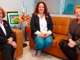 IYI PARTI KALKINMA POLITIKALARI BASKAN YARDIMCISI OZGUR SIMSEK IL BASKAN YARDIMCISI HUSNIYE PITIRLI SERPIL ARSLANTURK