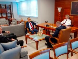 OLAY ZiYARETi AHMET MiSBAH DEMiRCAN MEHMET ALi iNAN SiNEMA GENEL MUDURU ERKiN YILMAZ iL KULTUR MUDURU DR KAMiL OZER