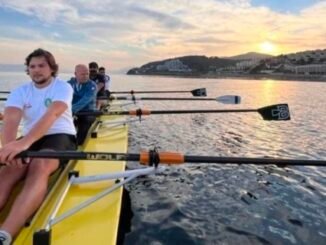 AK PARI IL BASKANI DAVUR GURKAN BURSA KUREK KULUBU SPORCULARIYLA GUN DOGARKEN KUREK CEKTI