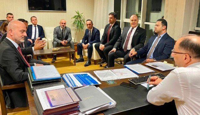 YAZI iCiN AK PARTi BURSA MiLLETVEKiLi ZAFER ISIK VE GEMLiK KENTSEL DONUSUM SORUNLARI YAZI iCiN AK PARTi BURSA MiLLETVEKiLi ZAFER ISIK VE GEMLiK KENTSEL DONUSUM SORUNLARI
