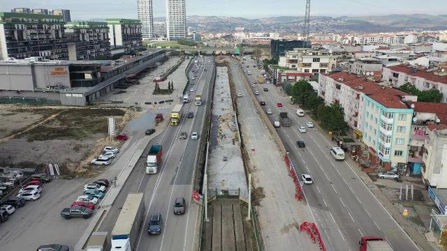 SEHiR HASTANESi METROSU iNSAATINDA EMEK OZDiLEK ARASINDA RAY DOSEME CALISMASI BASLIYOR SEHiR HASTANESi METROSU iNSAATINDA EMEK OZDiLEK ARASINDA RAY DOSEME CALISMASI BASLIYOR