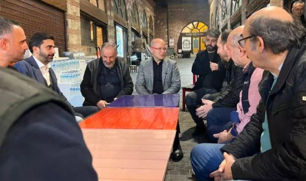 AK PARTI IL BASKANI DAVUT GURKAN VE VAIZIYE MEDRESESI ESNAFI AK PARTI IL BASKANI DAVUT GURKAN VE VAIZIYE MEDRESESI ESNAFI