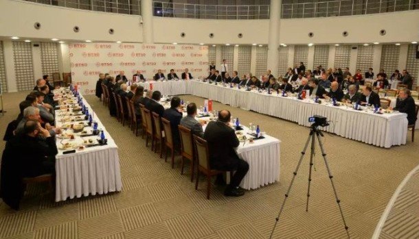 AK PARTi iL BASKANI DAVUT GURKAN iS DUNYASINI SEKTOR SEKTOR DiNLiYOR AK PARTi iL BASKANI DAVUT GURKAN iS DUNYASINI SEKTOR SEKTOR DiNLiYOR