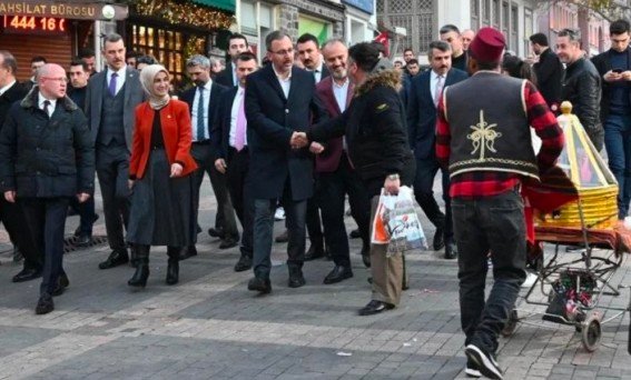 BAKAN DR MEHMET KASAPOGLU KAPALICARSI GEZISI BAKAN DR MEHMET KASAPOGLU KAPALICARSI GEZISI