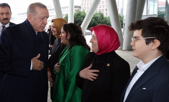 AK PARTI BURSA MILLETVEKII EMINE YAVUZ GOZGEC KADIN EMEGI ZIRVESI CUMHURBASKANI RECEP TAYYIP ERDOGAN KARSILAMASI AK PARTI BURSA MILLETVEKII EMINE YAVUZ GOZGEC KADIN EMEGI ZIRVESI CUMHURBASKANI RECEP TAYYIP ERDOGAN KARSILAMASI