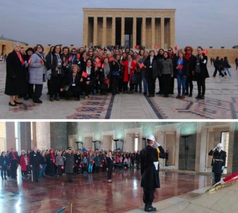 BURSA KIZ LISESI MEZUNLARI DERNEGI BASKANI SERAP ERZEN ANITKABIR ZITARETI BURSA KIZ LISESI MEZUNLARI DERNEGI BASKANI SERAP ERZEN ANITKABIR ZITARETI